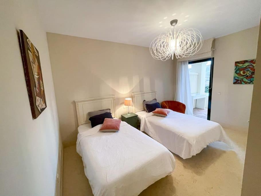 Luxurious 2 Bedroom Apartment With Spa Facilities Benahavís Eksteriør bilde